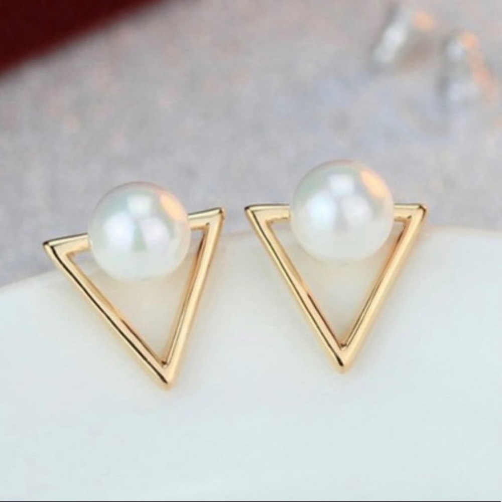 Retro Triangle Geometric Personality PearlEarrings